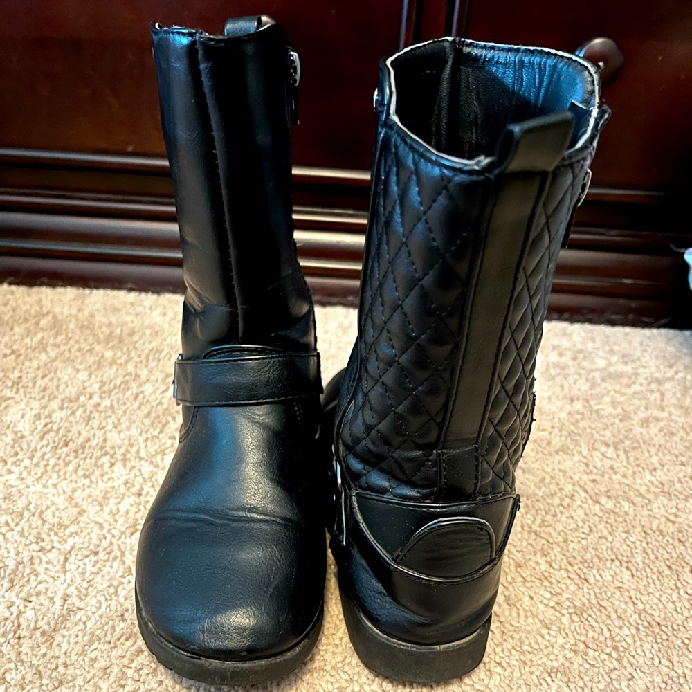 Girls black boots